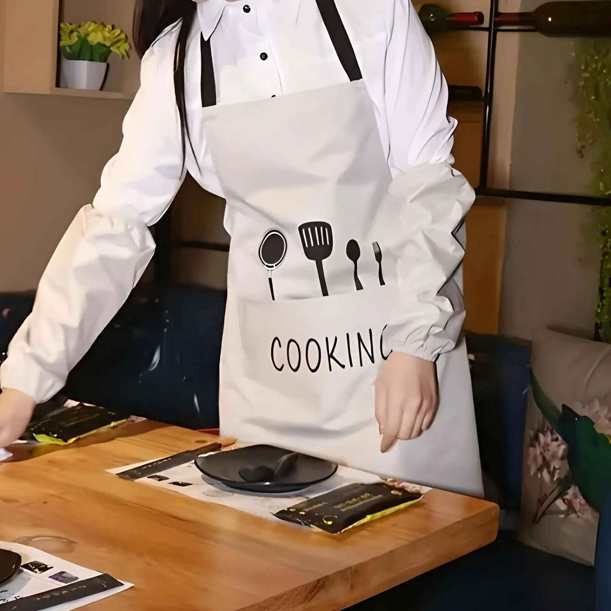 Tablier de cuisine femme APRONIX™ | Tablier Élegant Imperméable